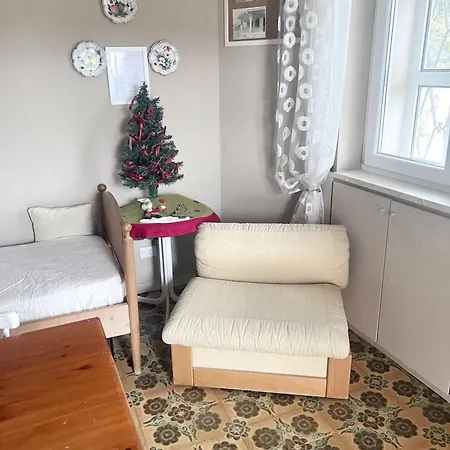 Modern In Fenced Garden 50 M² Apartment *
