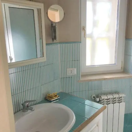 Modern In Fenced Garden 50 M² Apartment *