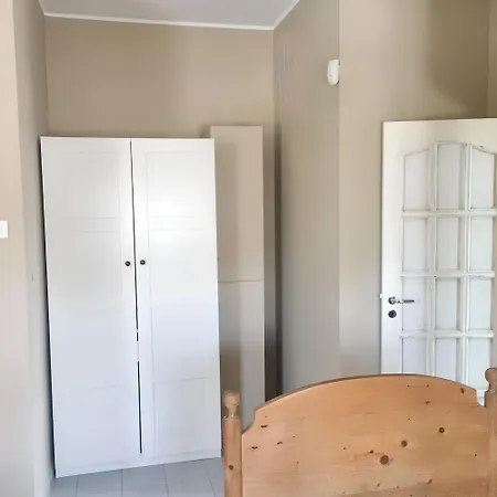 Modern In Fenced Garden 50 M² Apartment *