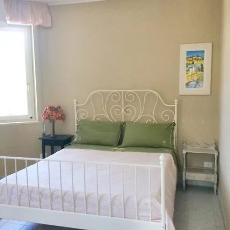 Modern In Fenced Garden 50 M² Apartment Gioia Del Colle